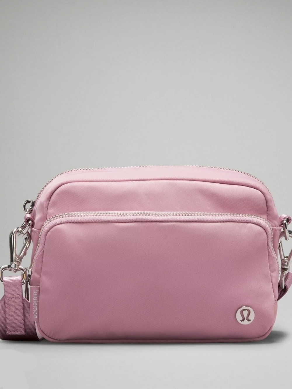 Lululemon Everywhere Crossbody Bag 2L in Rose Blush / Silver LIKE NEW